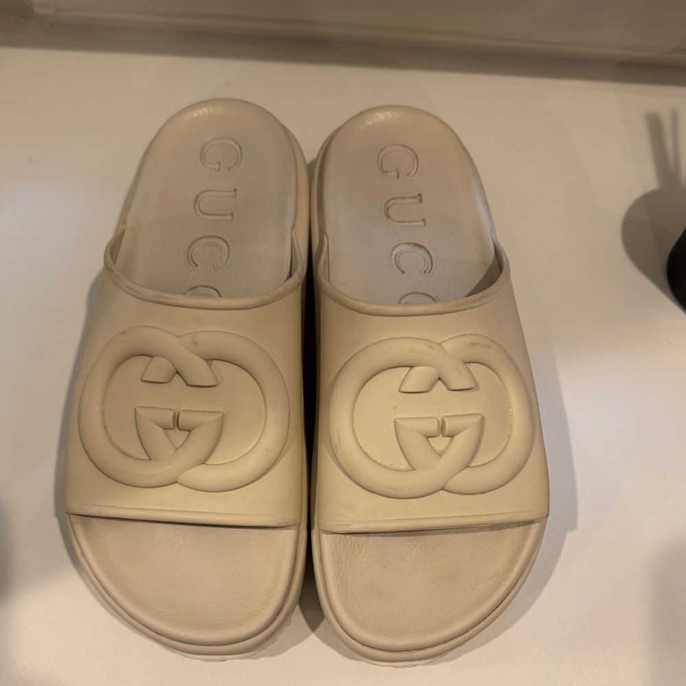 Gucci platm Slides. Size 40